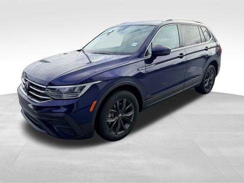 Used 2022 Volkswagen Tiguan SE image 1