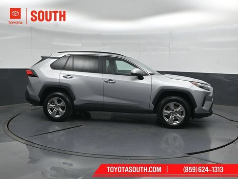 Used 2025 Toyota RAV4 XLE AWD/4WD image 3
