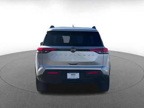 Used 2025 Nissan Pathfinder SV image 12