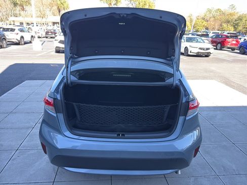 Used 2022 Toyota Corolla LE image 8