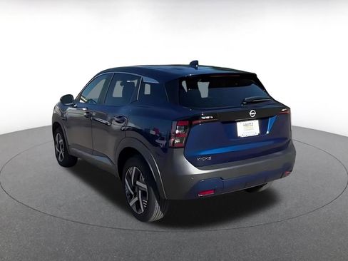 Used 2025 Nissan Kicks SV FWD image 11