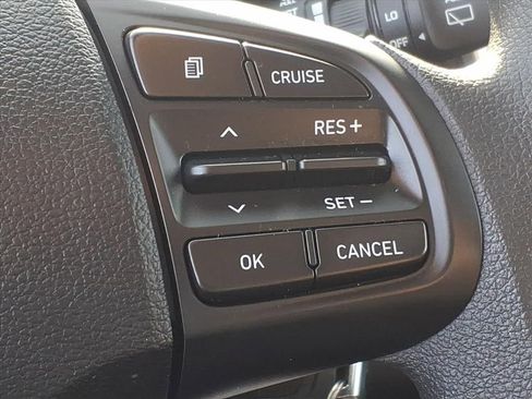 Used 2022 Hyundai Venue SE image 10