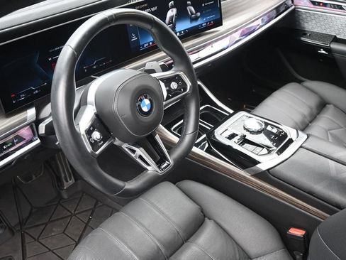 Used 2024 BMW 760i xDrive w/ Executive Package AWD/4WD image 22