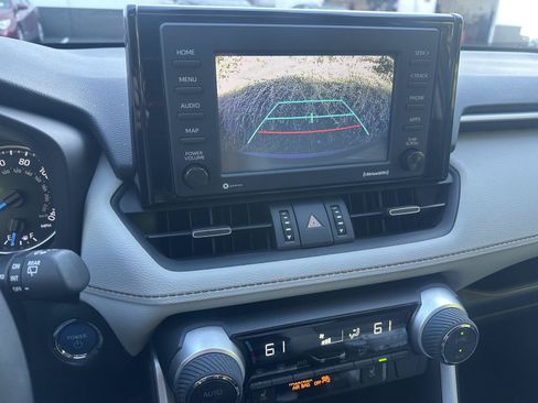 Used 2021 Toyota RAV4 XLE Premium AWD/4WD image 15