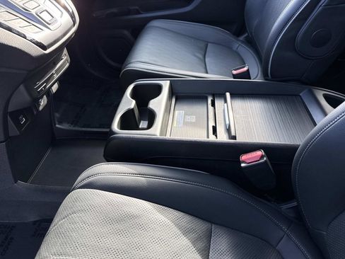 Used 2023 Honda Odyssey Elite image 16