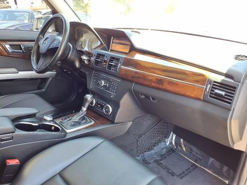Used 2010 Mercedes-Benz GLK 350 4MATIC image 27