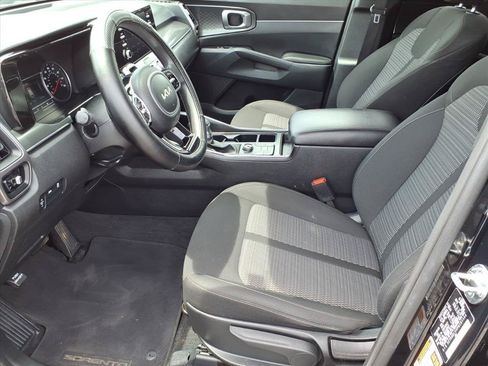 Used 2023 Kia Sorento LX AWD/4WD image 10
