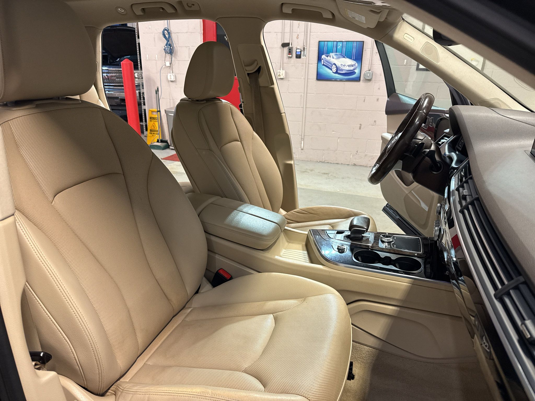 Used 2017 Audi Q7 3.0T Prestige w/ Prestige Package AWD/4WD image 18