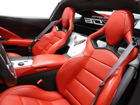 Used 2016 Chevrolet Corvette Z06 w/ 3LZ Preferred Equipment Group RWD image 4