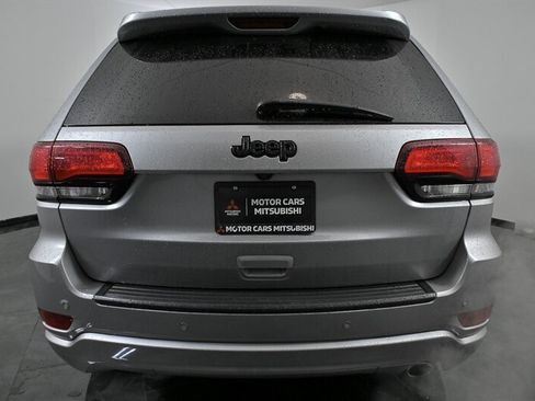 Used 2020 Jeep Grand Cherokee Altitude RWD image 9