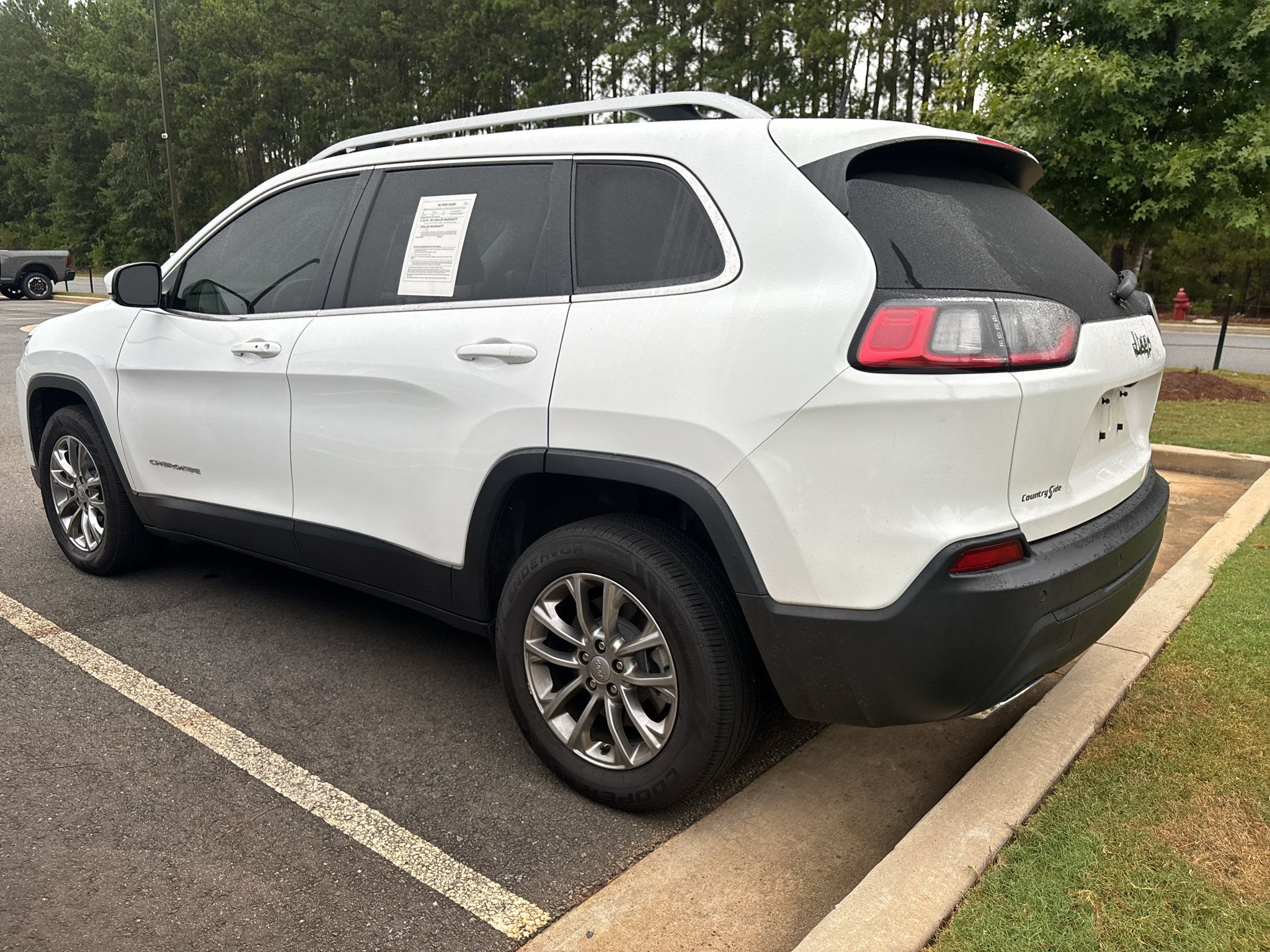 Used 2021 Jeep Cherokee Latitude Lux FWD image 5