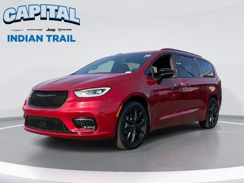 New 2026 Chrysler Pacifica Limited w/ S Appearance Package FWD image 1