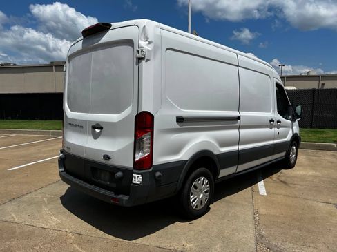 Used 2018 Ford Transit 250 148 Medium Roof RWD image 5