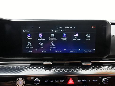 Used 2022 Kia Carnival SX Prestige FWD image 11