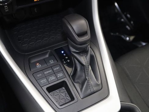 Used 2021 Toyota RAV4 XLE image 7