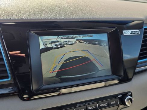Used 2018 Kia Niro EX image 26
