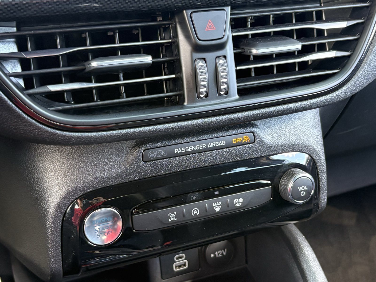 Used 2024 Ford Escape ST-Line w/ Tech Pack #1 FWD image 29