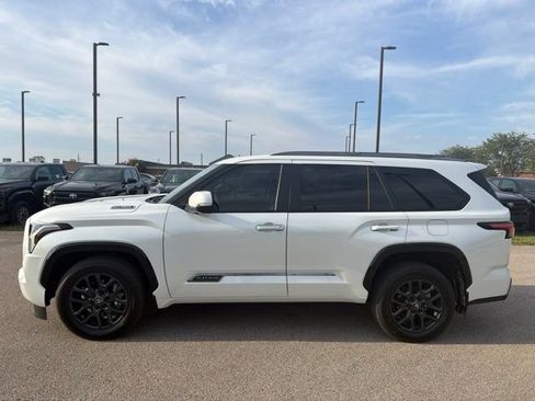 Used 2025 Toyota Sequoia Platinum AWD/4WD image 3