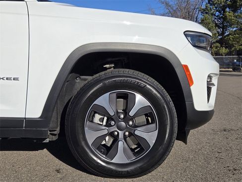 Used 2022 Jeep Grand Cherokee Limited 4xe image 9