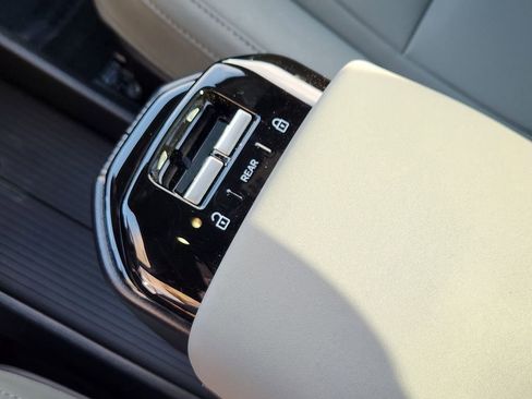 New 2026 Volvo EX30 Cross Country Ultra image 17