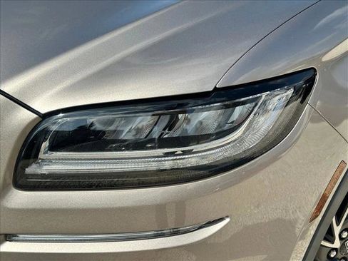 Used 2019 Lincoln Nautilus Reserve image 9