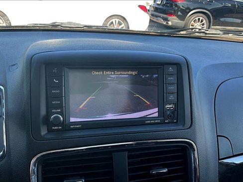 Used 2020 Dodge Grand Caravan SE FWD image 12