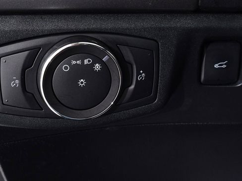 Used 2020 Ford Fusion SE image 31