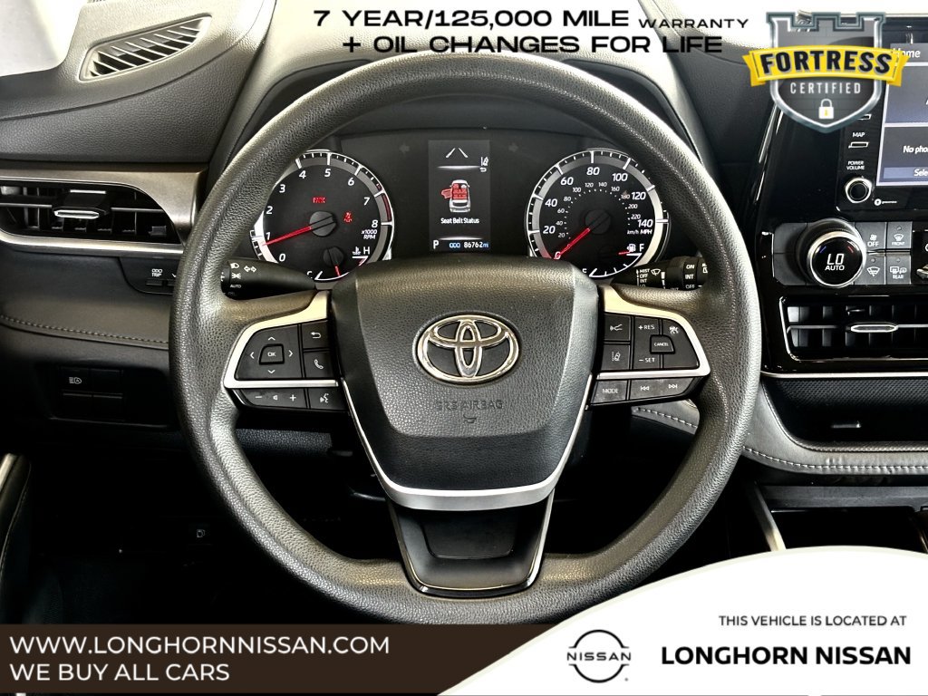 Used 2022 Toyota Highlander L FWD image 11