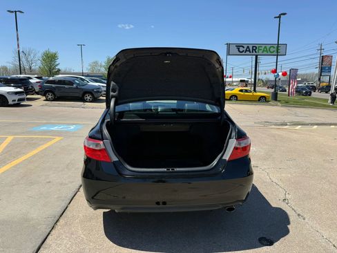 Used 2016 Toyota Camry SE FWD image 12