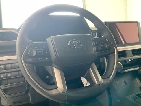 New 2026 Toyota 4Runner SR5 AWD/4WD image 14