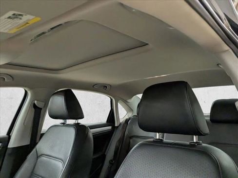 Used 2012 Volkswagen Passat 2.5 SE image 17