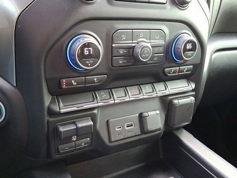 Used 2022 Chevrolet Silverado 1500 LT Trail Boss w/ Convenience Package II image 18