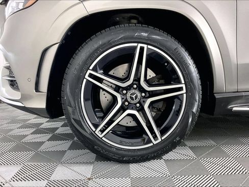 Certified 2021 Mercedes-Benz GLS 580 4MATIC image 8