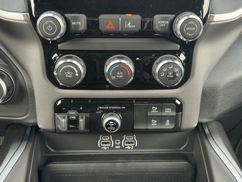 New 2026 RAM 1500 Express AWD/4WD image 13