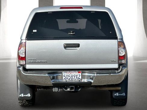 Used 2015 Toyota Tacoma 4x4 Double Cab w/ TRD Off-Road Package image 5