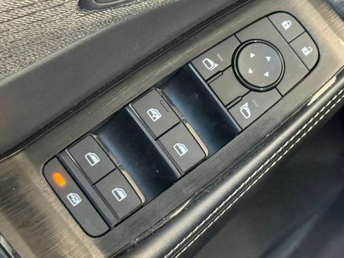 Used 2023 Nissan Rogue SV AWD/4WD image 36