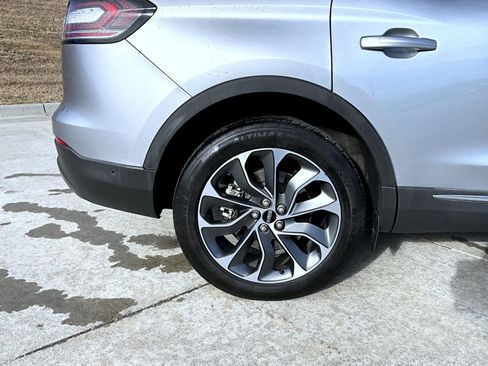 Certified 2022 Lincoln Nautilus Reserve w/ Equipment Group 201A image 21