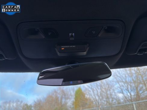 Used 2018 Chevrolet Camaro LT w/ Technology Package image 32