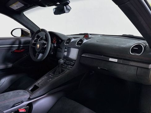 Certified 2024 Porsche 718 Cayman GT4 RS RWD image 17