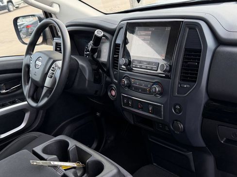 Used 2022 Nissan Titan SV RWD image 38
