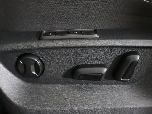 Used 2021 Volkswagen Atlas SEL Premium image 40