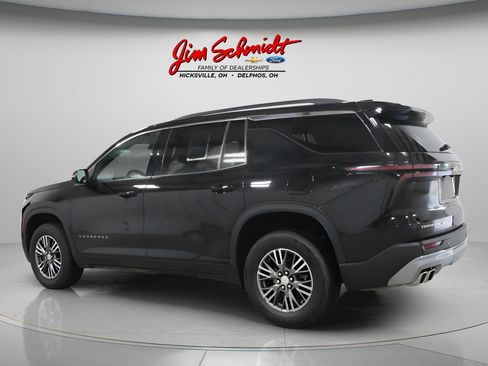 Used 2024 Chevrolet Traverse LT AWD/4WD image 4
