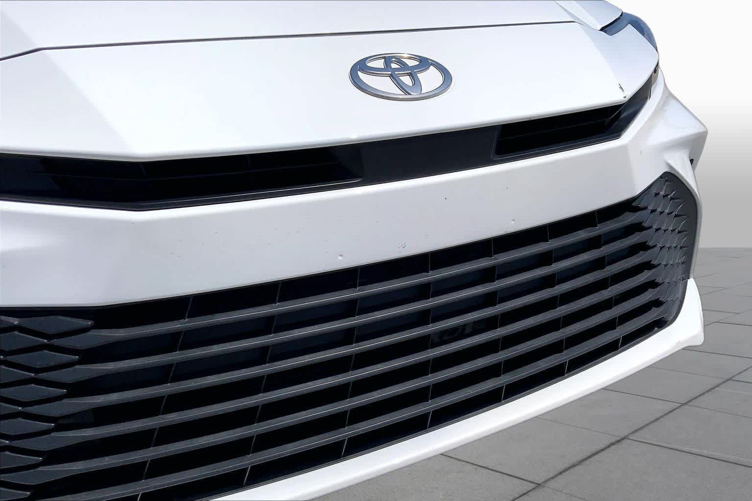 Used 2026 Toyota Camry LE FWD image 29