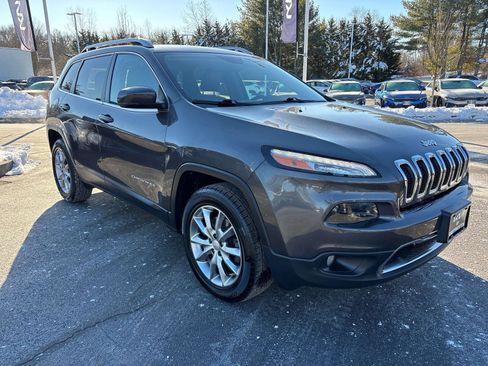 Used 2018 Jeep Cherokee Limited image 6