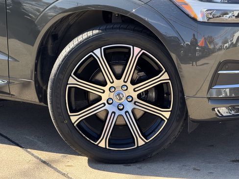 Used 2021 Volvo XC60 T5 Inscription image 3