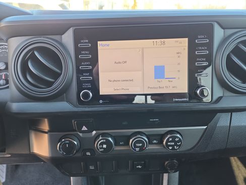 Used 2020 Toyota Tacoma SR image 22