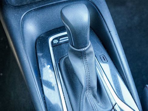 Used 2024 Toyota Corolla SE image 17