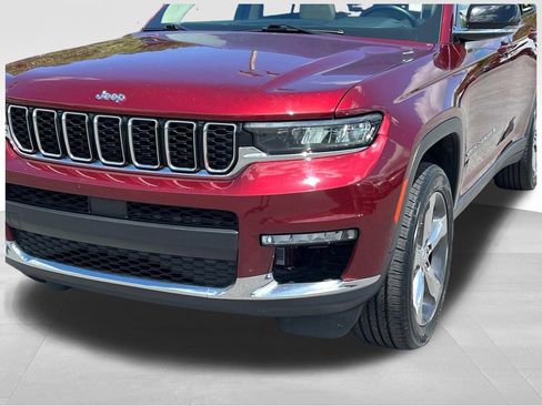 Used 2022 Jeep Grand Cherokee L Limited image 10