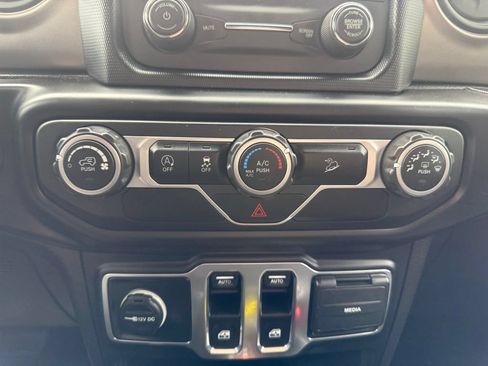 Certified 2019 Jeep Wrangler Sport AWD/4WD image 20