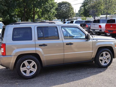 Used 2008 Jeep Patriot Sport FWD image 9